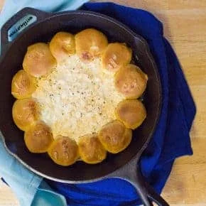 Pull Apart Pizza Balls with Sriracha Ricotta Dip
