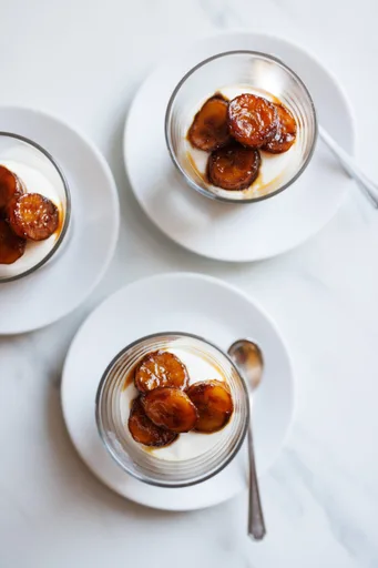 Butterscotch Pudding with Coffee-Caramel Bananas