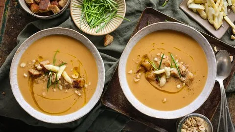 Sopa de patata y espárragos blancos
