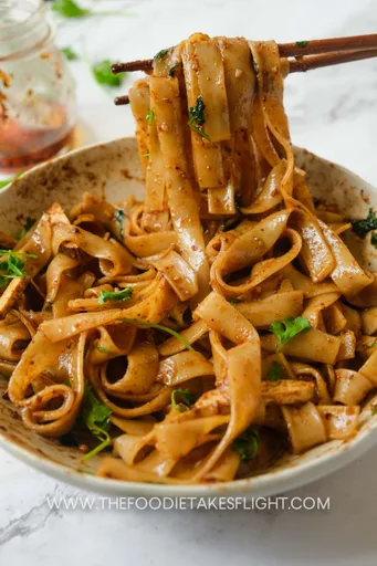 Fideos con Salsa Hoisin y Aceite de Chili