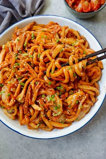 Kimchi Udon Noodle Stir-Fry