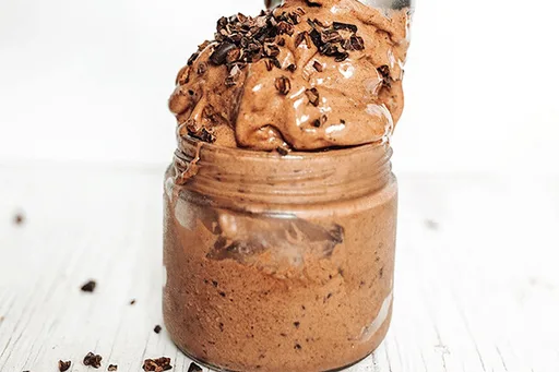 Helado vegano de chocolate. Receta sencilla de postre