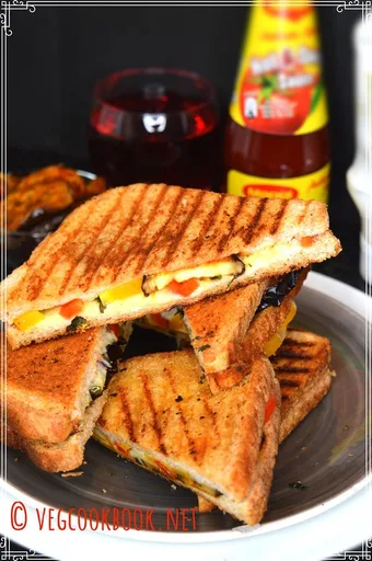 Sándwich de queso con berenjena a la parrilla