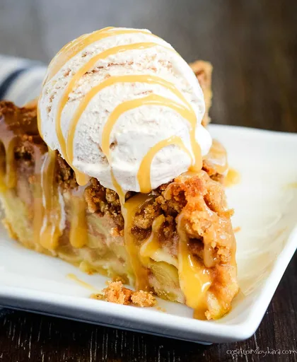 Crumb Topped Caramel Caramel Apple Pie Recipe