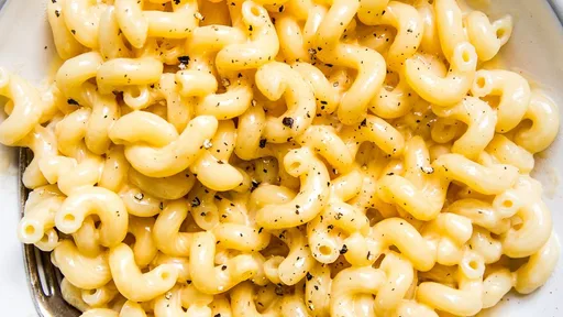 4-Ingredient Stovetop Macaroni and Cheese