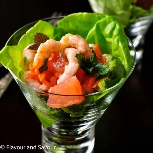 Ensalada tailandesa de gambas con pomelo y menta