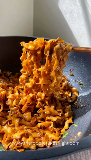 Fideos con mantequilla, ajo y soja