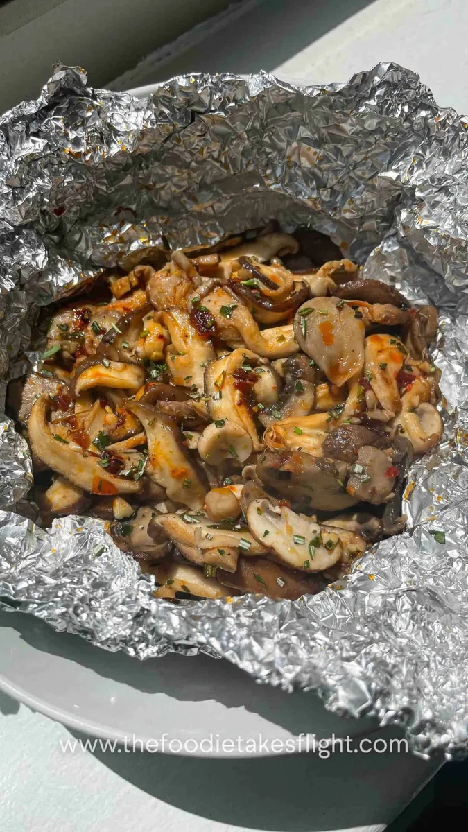Spicy Garlic Herb Mushrooms Foil Bake (Vegan)