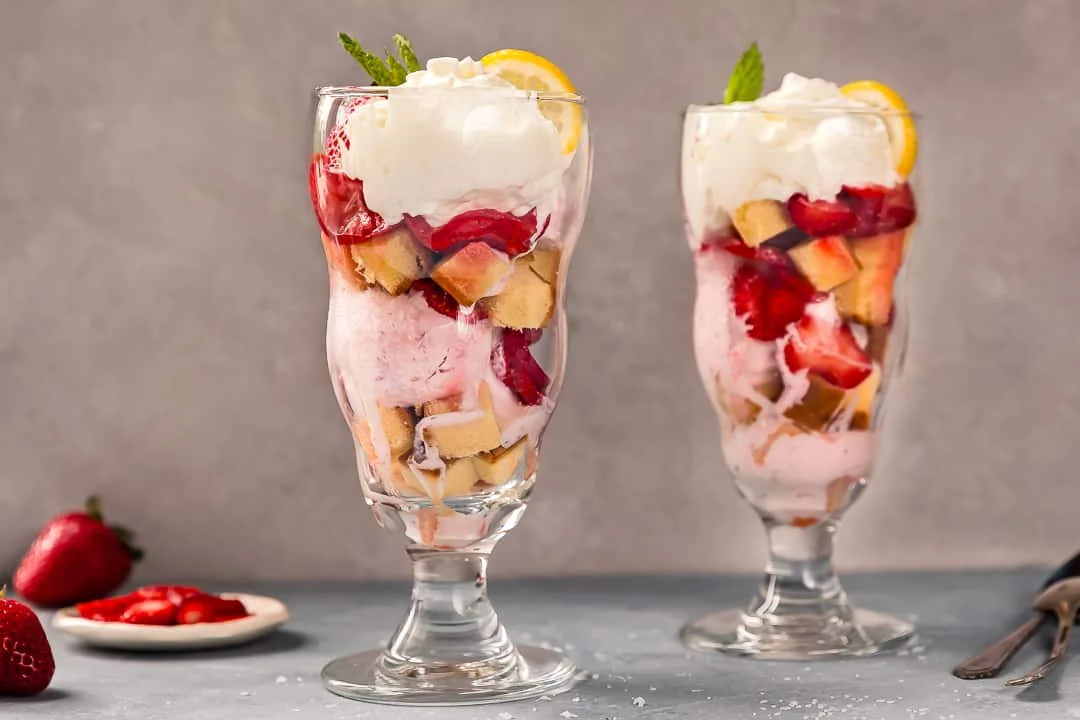 Strawberry Sundaes