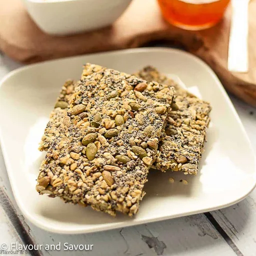Galletas crujientes de avena y semillas sin gluten con levadura nutricional
