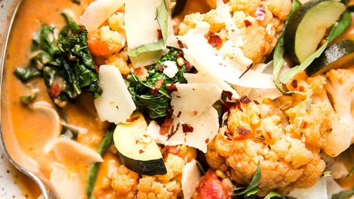 Creamy Tomato Soup with Chicken and Vegetables