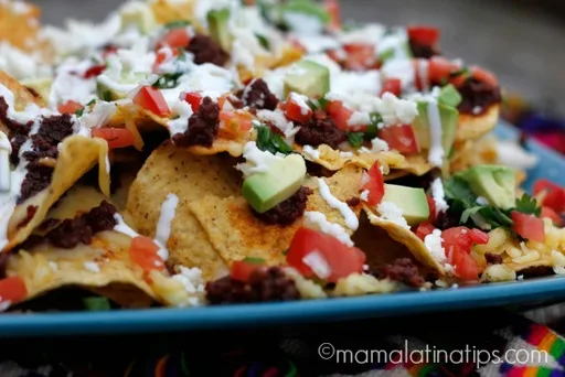 Nachos con chorizo a la mexicana