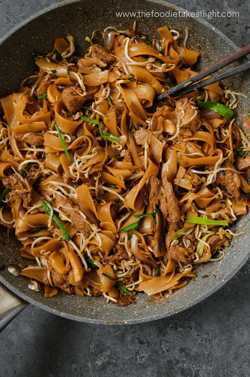 Stir-Fried Vegan ‘Beef’ Ho Fun (Chow Fun)