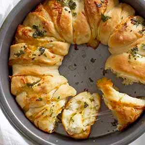 Cheesy Garlic Pull Apart Bread