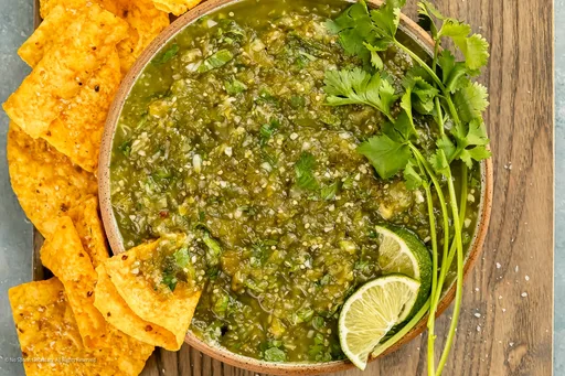 Salsa verde mexicana: Salsa de tomatillo y chile verde