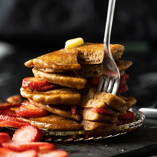 (Flourless!) 3-Ingredient Keto Pancakes
