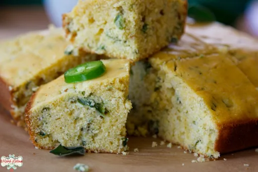 Pan de Maíz con Jalapeño y Hierbas de Olor