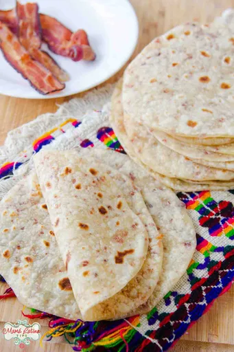 Tortillas de Harina con Tocino Caseras