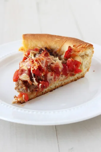 Pizza de masa gruesa al estilo Chicago