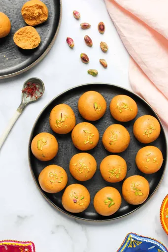 Traditional Besan Laddu (ladoo) recipe