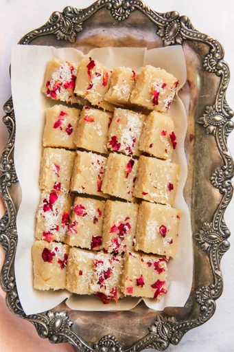 Makhana Cashew Burfi – A Fusion of Kaju Katli & Coconut Burfi