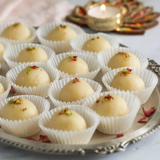 Quick & Easy Malai Laddu {5 Ingredients}