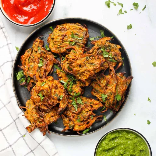 Pakodas crujientes de cebolla (en freidora de aire, al horno o fritos)