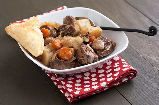 Slow-Cooker Steak & Guinness Pie