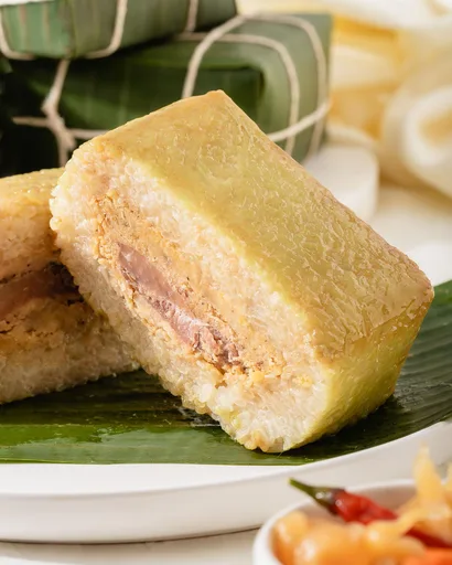 Banh Chung (Vietnamese Sticky Rice Cake)