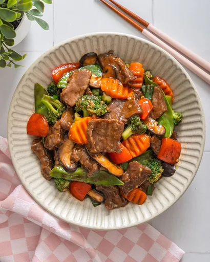 Ternera salteada con verduras