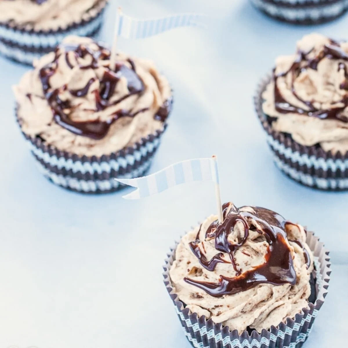 Cookies and Cream Cheesecake Cupcakes