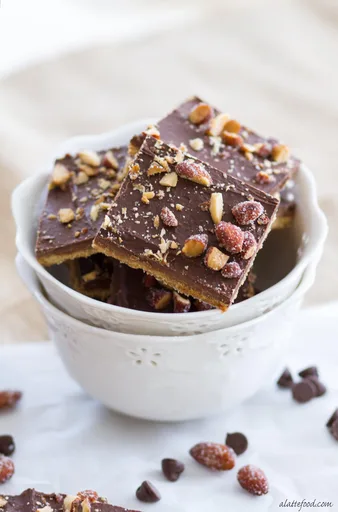 {Easy} Graham Cracker Toffee