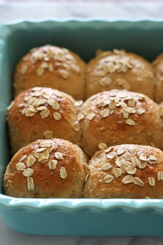 Whole Grain Oat Rolls