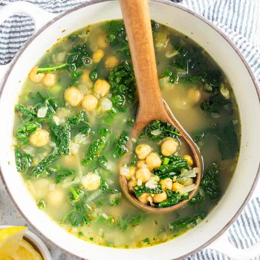 Receta de Sopa de Garbanzos y Col Rizada