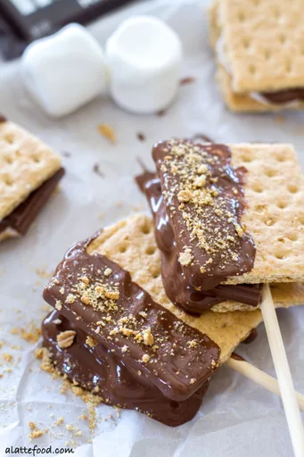 {Easy} S’mores Pops