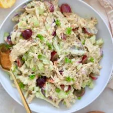 Ensalada de pollo ligera con miel y mostaza (sin mayonesa ni yogur)