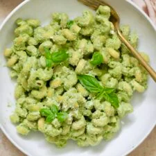 20-Minute Creamy Pesto Cottage Cheese Pasta with Spinach
