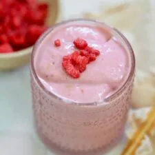 5-Minute Creamy Raspberry Smoothie with Peanut Butter