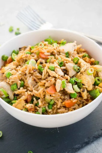 Arroz frito con pollo