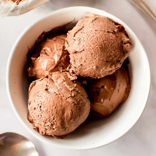 Helado vegano de chocolate y plátano sin máquina (5 ingredientes)