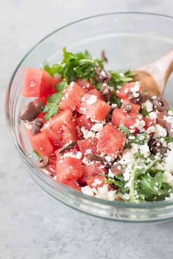 Ensalada de rúcula, sandía y feta