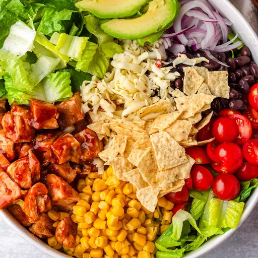 Ensalada de pollo a la barbacoa