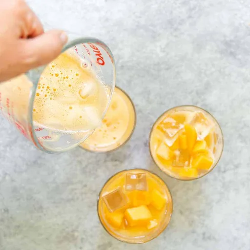 Agua fresca de melón y limón