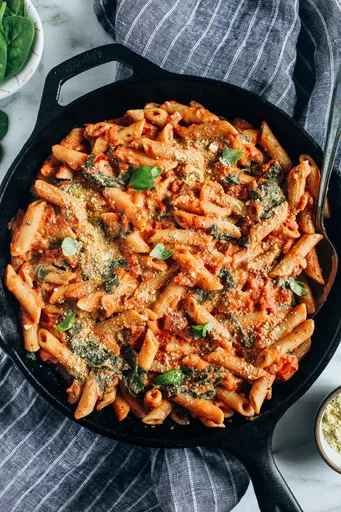 Creamy Tomato Spinach Pasta