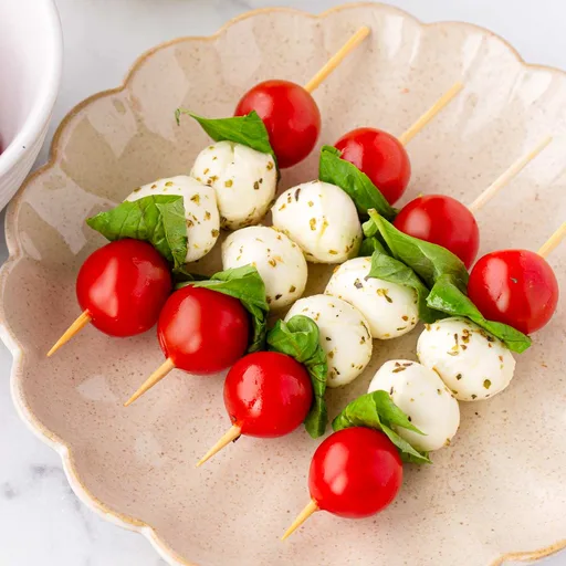 Brochetas caprese