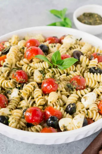 Ensalada de pasta al pesto