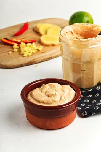 Easy Thai Peanut Sauce (with Peanut Butter)