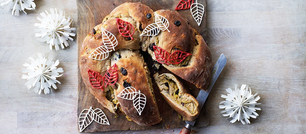 Tamal’s Iced Stollen Wreath