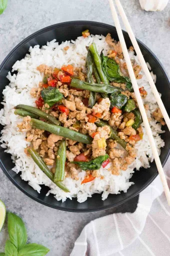 Pollo Tailandés con Albahaca
