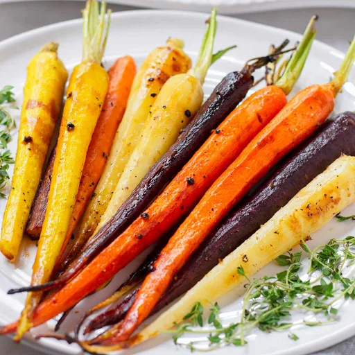 Zanahorias arcoíris asadas con glaseado de arce